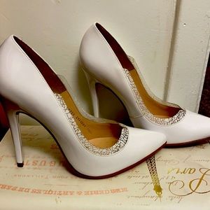 White high heels 🤍